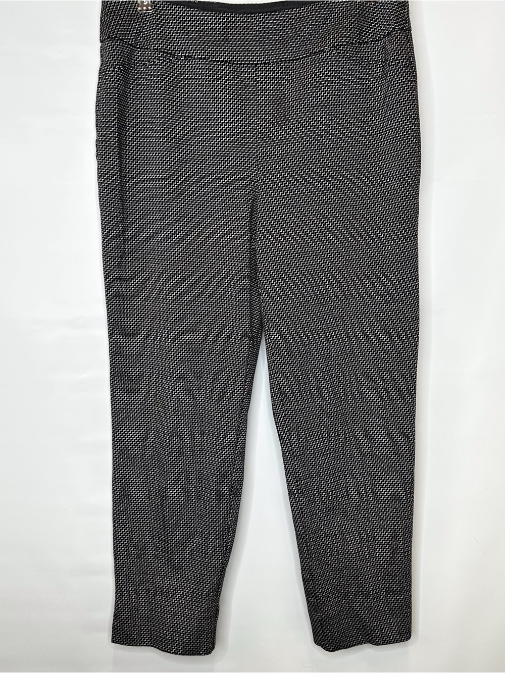 Investments Black & White Cropped Patterned Pants